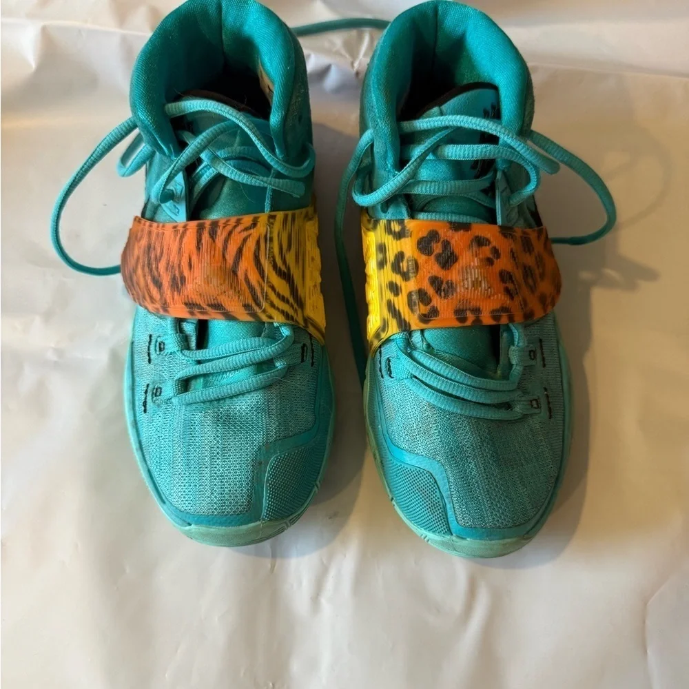 Nike Kyrie 6 Oracle Aqua Size 4Y